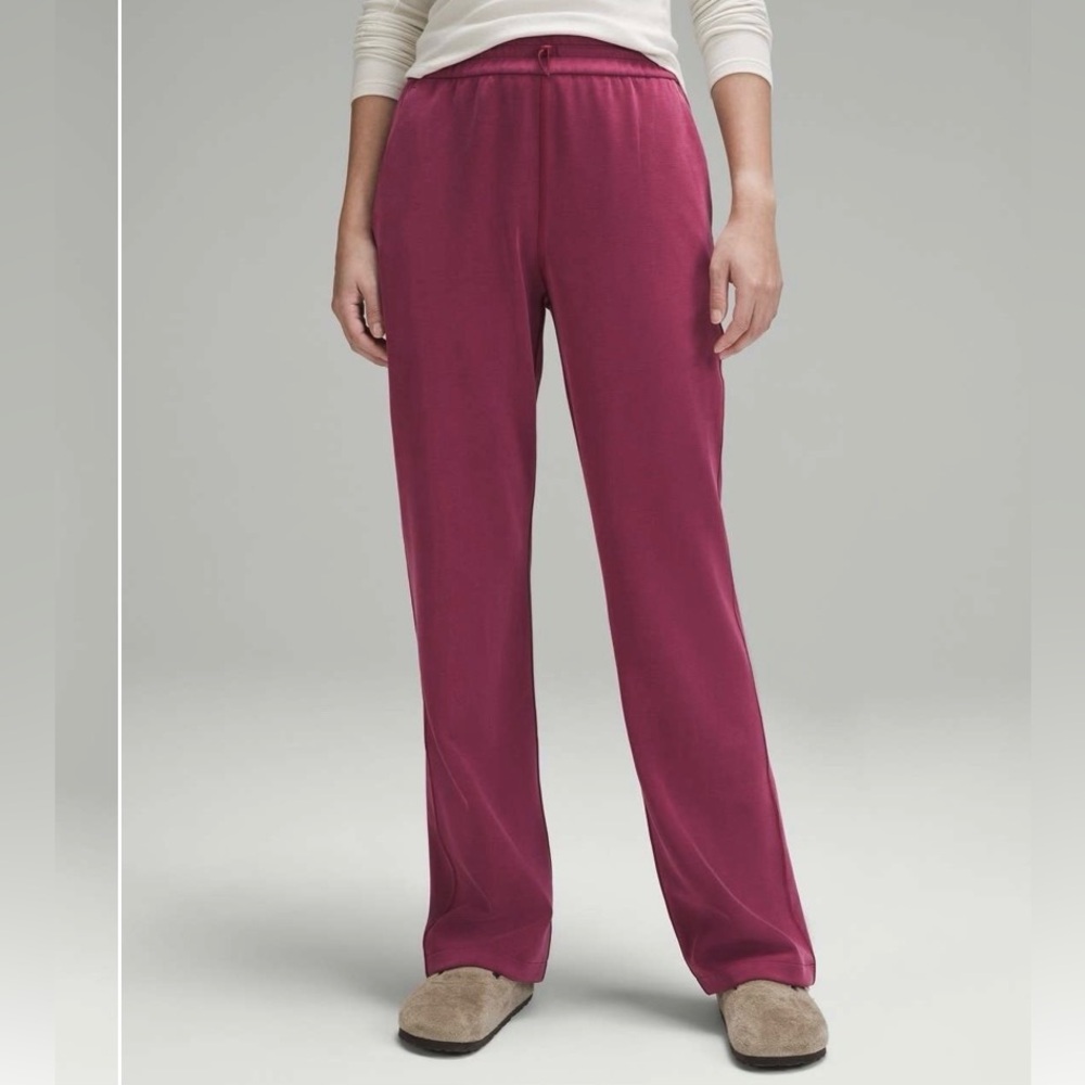 Lululemon Softstreme High-Rise Pant *Regular in Deep Luxe, Size 6